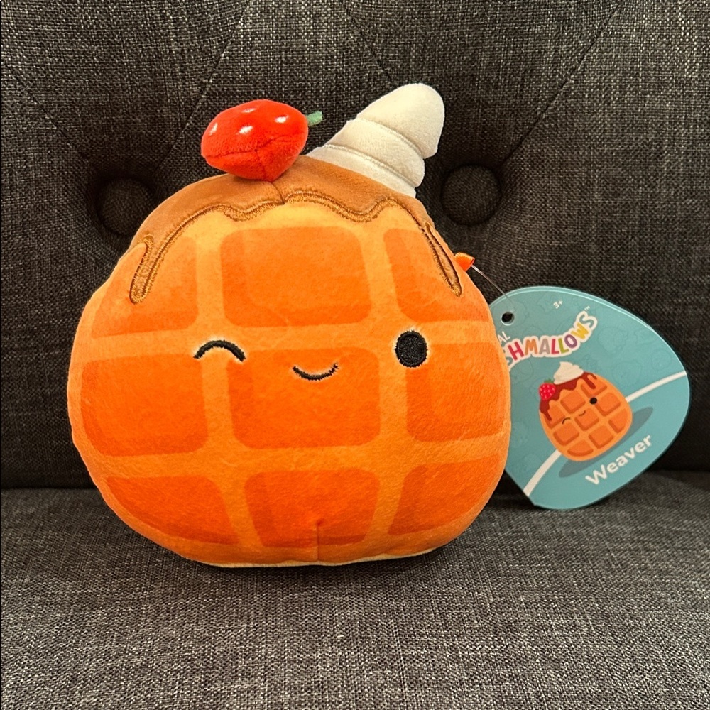 NEW 🆕 Squishmallows Orange Waffle with Strawberry Plush Weaver 5 in